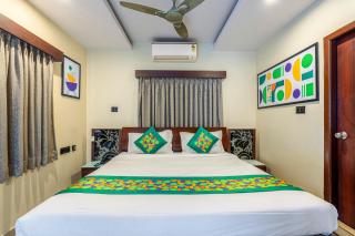 Treebo Marina Grand, Railway station - 1