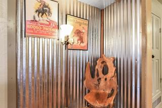 Rustic Adventure w Historic Log Cabin Forest Views 20 minutes from Flagstaff Now with Wi-Fi - 7