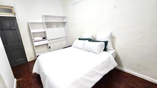 Jacaranda Escape - 1