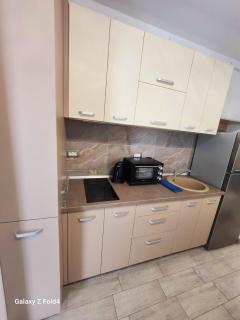 Marina Breeze - Beach Pool Spa Resort Jacuzzi Pool Sauna - 2