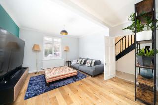 Stunning House & Free Parking & Central London - 7