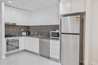 Cozy 3BR Mascot APT Walk to Train &Airport - 4