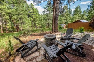 Cozy Hilltop Retreat Quiet Street Near Downtown and NAU Private Forested Setting - 9