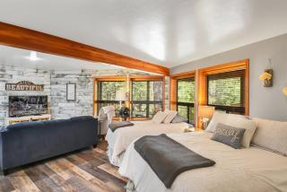 Cozy Hilltop Retreat Quiet Street Near Downtown and NAU Private Forested Setting - 4