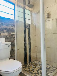 Lobone's Apartments - Gaborone - 4