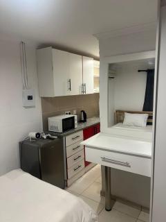 Lobone's Apartments - 3