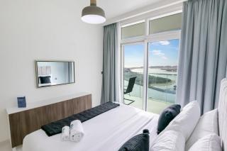 Elegant 1BR at Sunrise Bay with Stunning Palm View - 6