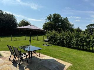 Field House Farm - Owl Lodge - countryside stay near York - 2