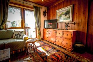 Cortina Wood Home - a short walk from the center - 7