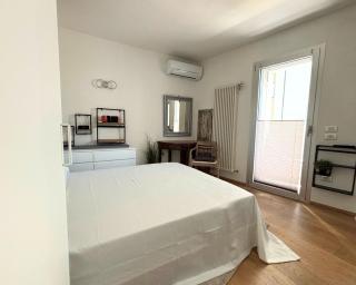 Bilocale centralissimo a due passi dal mare - CN023 - 2