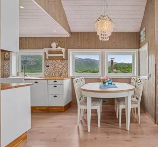 Hytte ved havet på Brensholmen, nær Sommarøy, Tromsø - 6