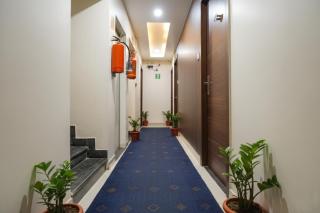 FabHotel Executive Pearl Inn - Nr Twin tower - 7