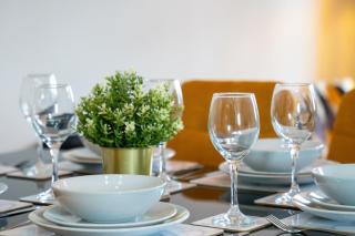 3 Bed Flat - Sleeps 8 - Parking - Wifi - 3