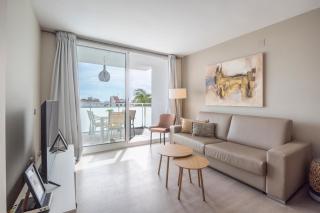 Sitges Spaces Oasis Penthouse 3 Bedroom, 2 Bathroom, Terrace, Pool, Sleeps up to 6 - 0