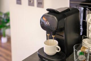 Panoramic City Views Elegant 2BR, 2 Min to Metro - 8