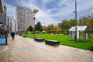 Panoramic City Views Elegant 2BR, 2 Min to Metro - 1