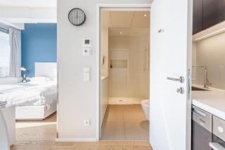 Luxury City Apartment with Skyline View - 8