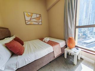 Modern, spacious, Luxe 5BR plus Maid condo in JBR, near JBR Beach, Marina view, By La Buena Vida Holiday Homes - 1