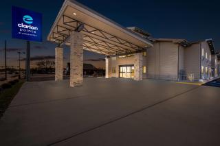 Clarion Pointe Milwaukee Airport - 8