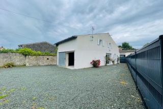 Maison les mottes-cour et garage - 8