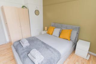 3 Bedroom Central Birmingham - 9