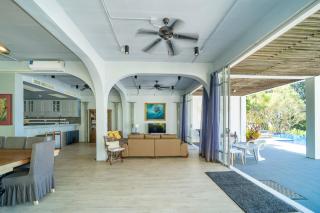 Black Pearl 8 Bedroom Beach Villa Private Pool Gym Free Car Free Water and Electricity Maid 10 Meters to the Beach - 4