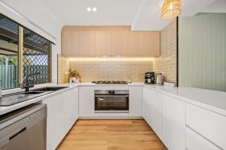 Short Stay Sanctuary - Close to airport - 0