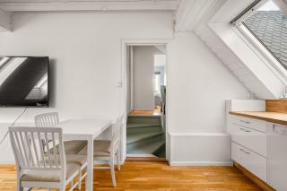 Bergen Villa - Charming 3 Bedroom with Views! - 1