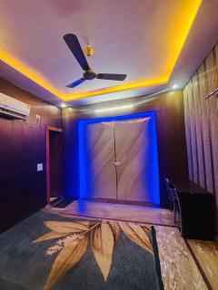 Shree ji sharnam - Vrindāvan - 5