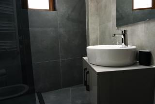 Velaris Downtown Retreat - 6