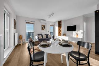 Yellow Soho Factory Elegant Apartment by BookingHost - 6