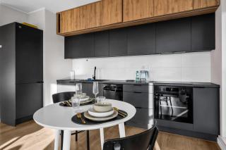 Yellow Soho Factory Elegant Apartment by BookingHost - 4