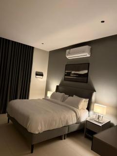 Modern One Bedroom Apartment in AlMalqa - 4