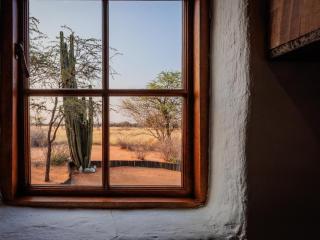 Eningu Kalahari Lodge - 4