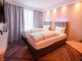 Premier Inn Mannheim City Centre - 1