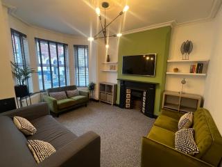 4 bedroom 2 bath beautiful Victorian house - 9