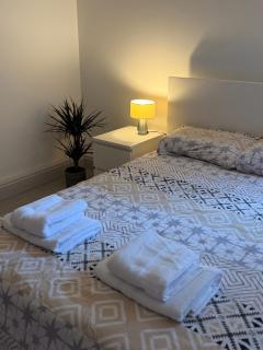 Central, Cozy and Stylish 2-Bed Apartment - 8