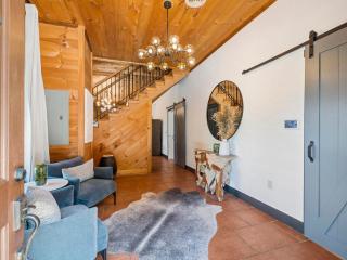 Luxury 5BR Cabin Private Pool & Lake, near Atlanta - 5