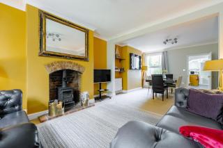 Smart & Comfortable 3-bedroom Victorian house - 0