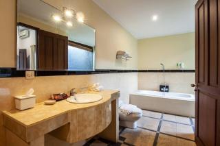 Putri Bali Seminyak Villa - 1