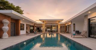 Stunning Pool Villa Curtis - 5 Bedrooms in the heart of Rawai - 5