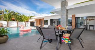 Stunning Pool Villa Curtis - 5 Bedrooms in the heart of Rawai - 4