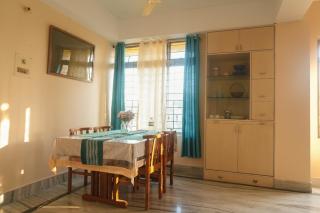 Rooftop Cityscape Inn - 1