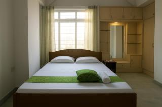 Rooftop Cityscape Inn - 8