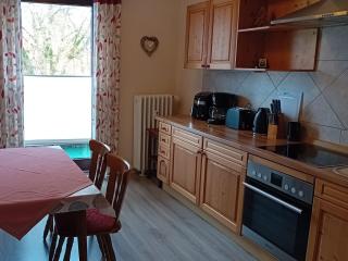 RJS Lambach GbR, Ferienwohnung am Dorfplatz - Waldkappel - 9