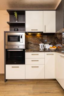 Warm and Spacious 1BR Apt - Brownie - 5