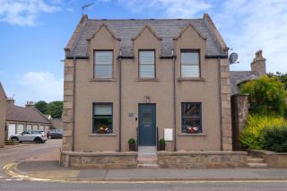 High Street Retreat - 0