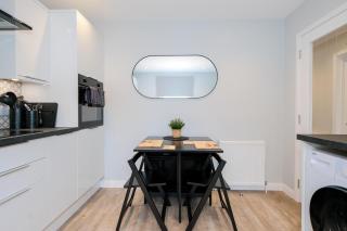 High Street Retreat - 4