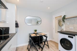 High Street Retreat - 1