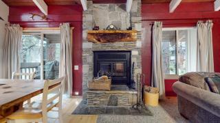 Horizons 4 120 Great Complex Amenities, On The Shuttle Route, Walk To Shops and Restaurants condo - 1